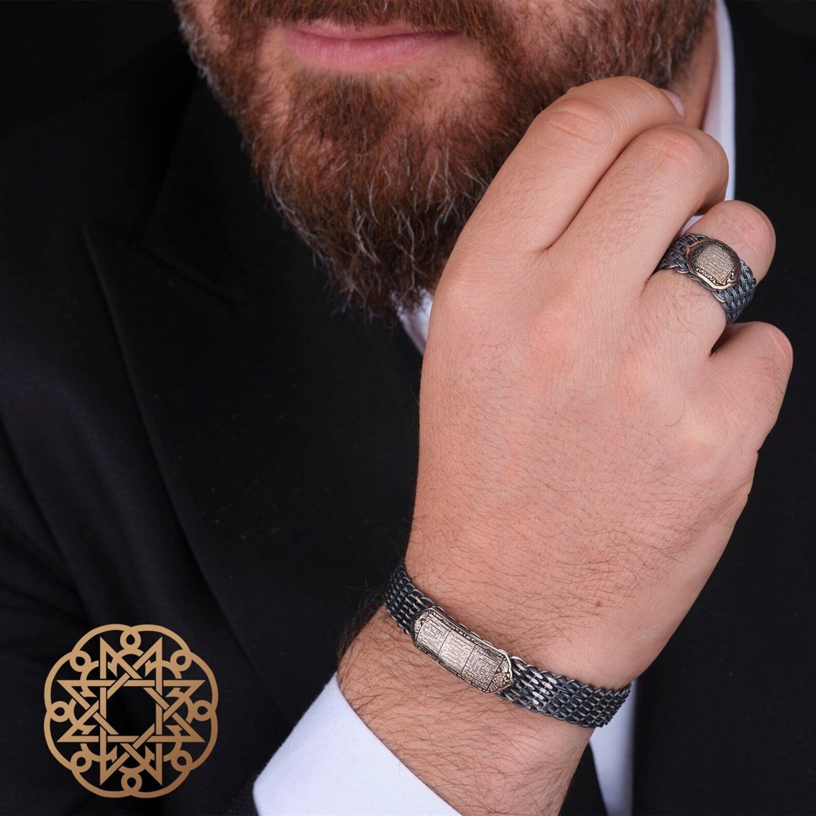 Knitted model ring