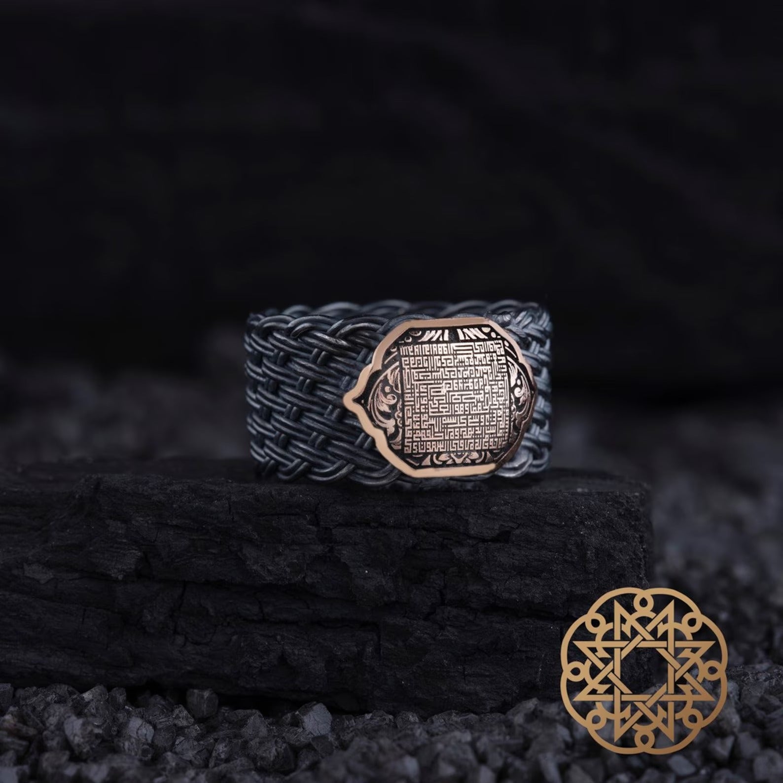 Knitted model ring