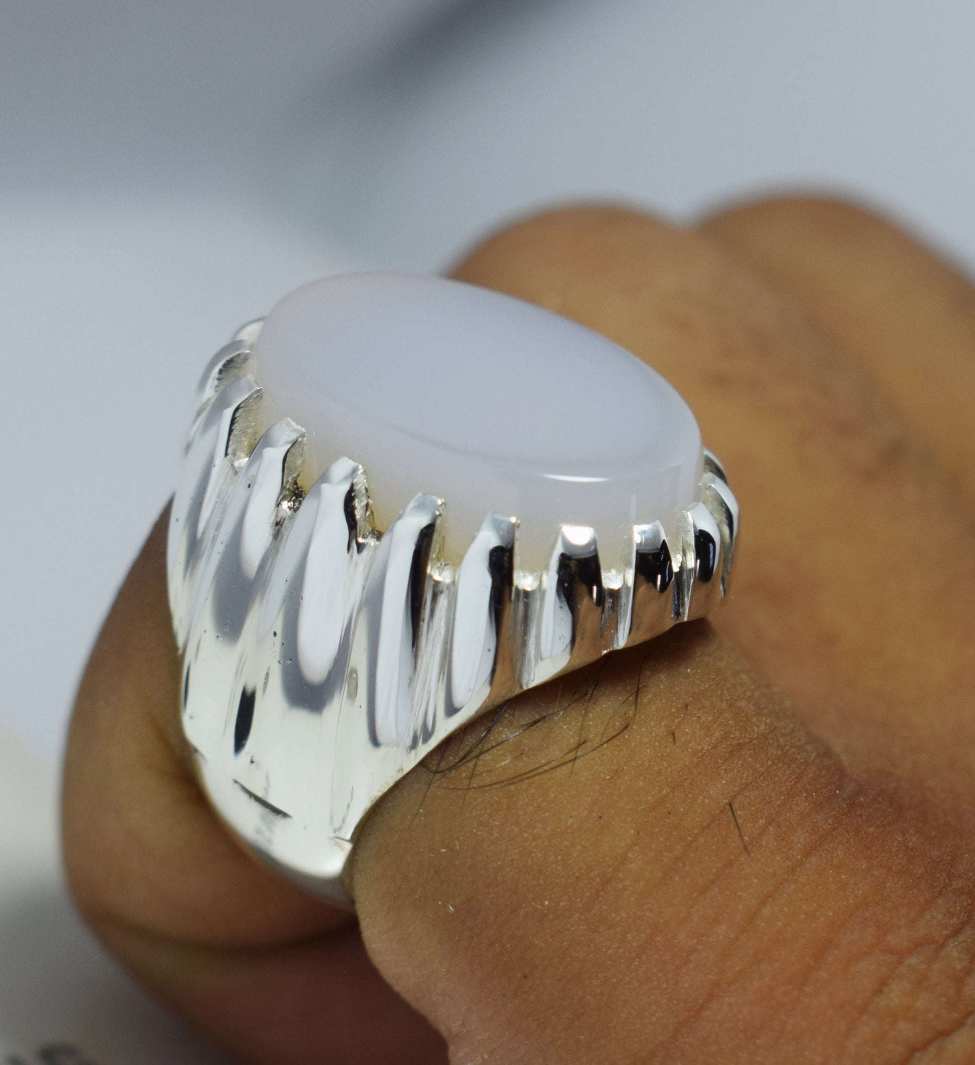 Deep White Yemeni Aqeeq Ring