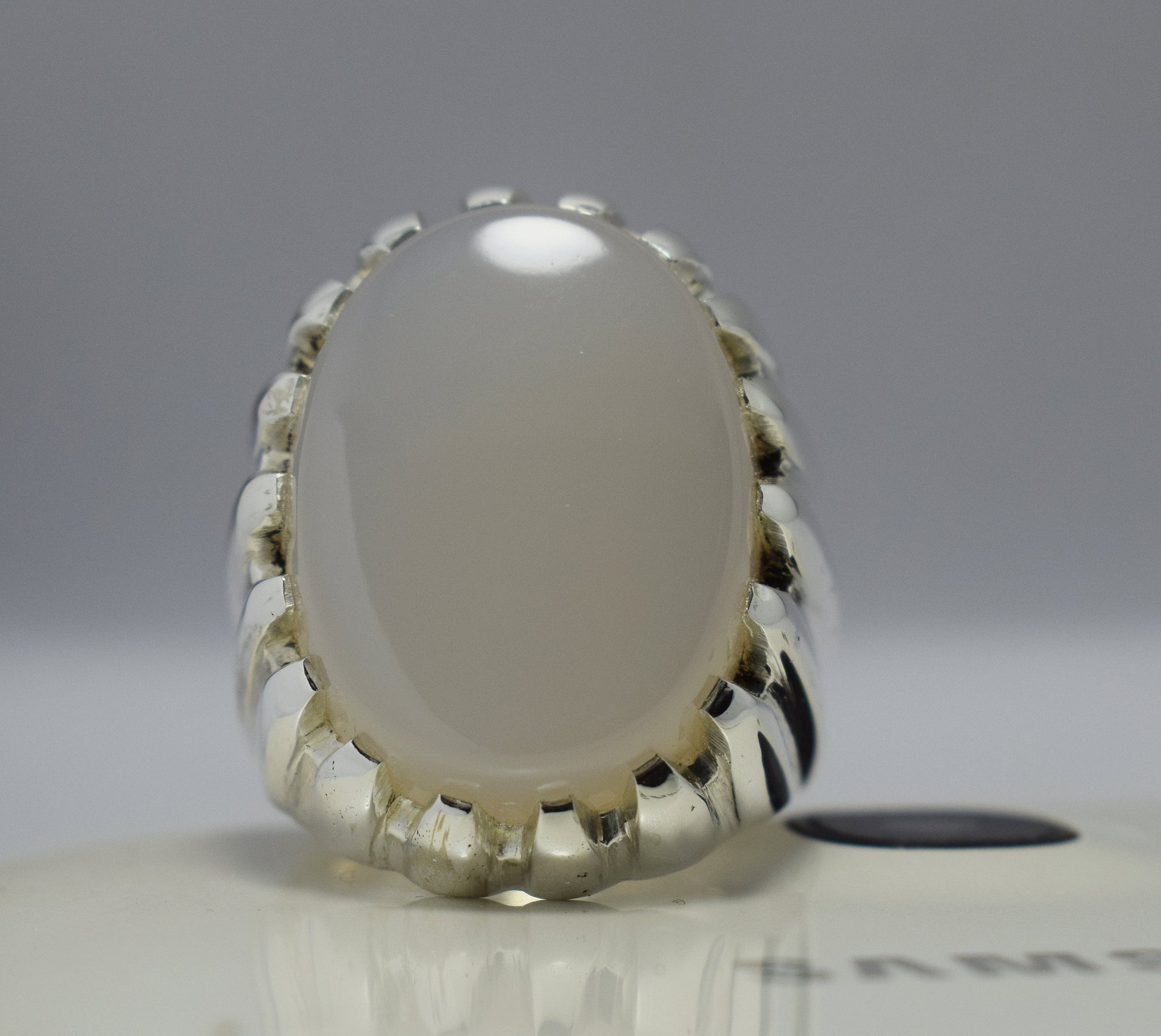 Deep White Yemeni Aqeeq Ring