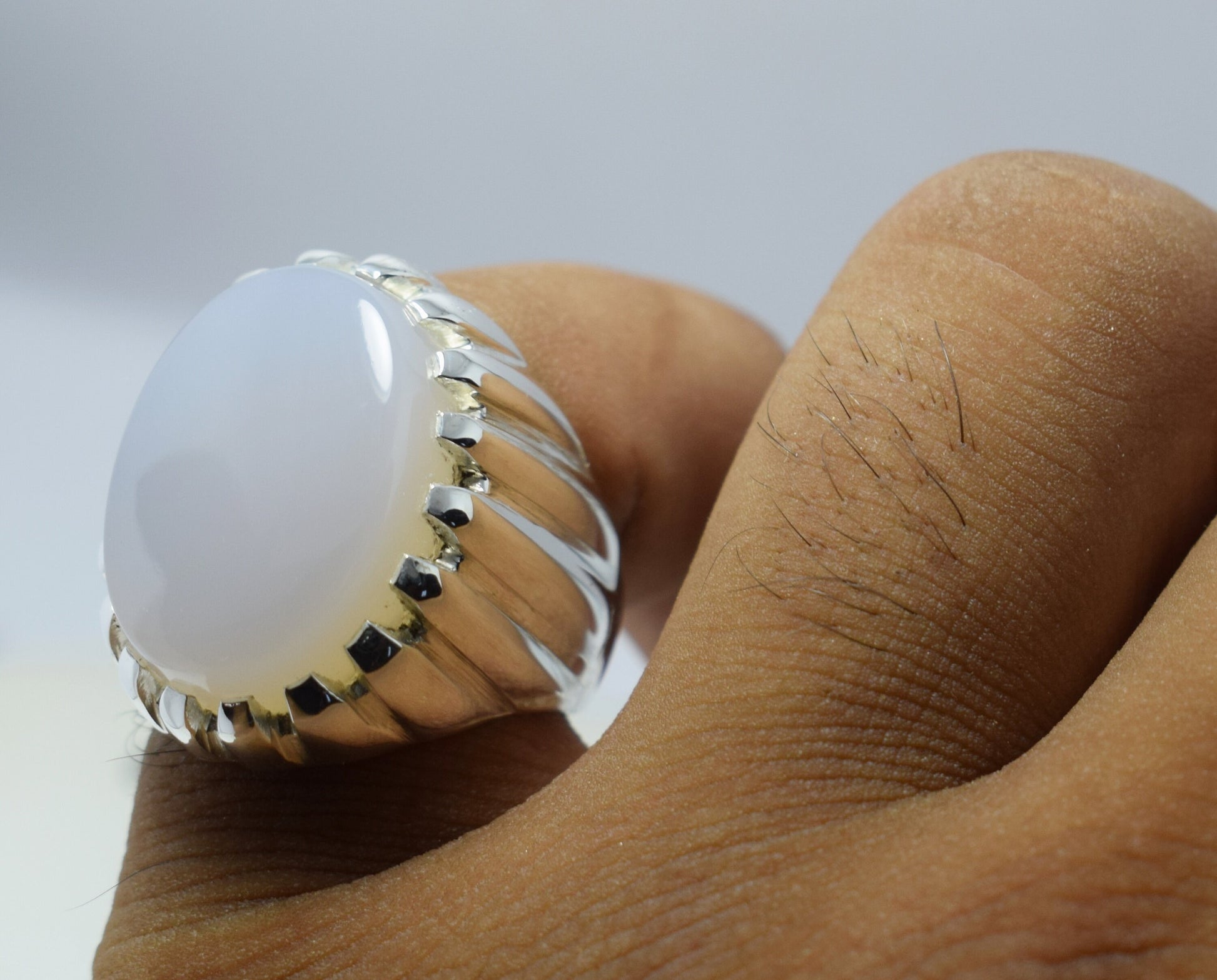 Deep White Yemeni Aqeeq Ring