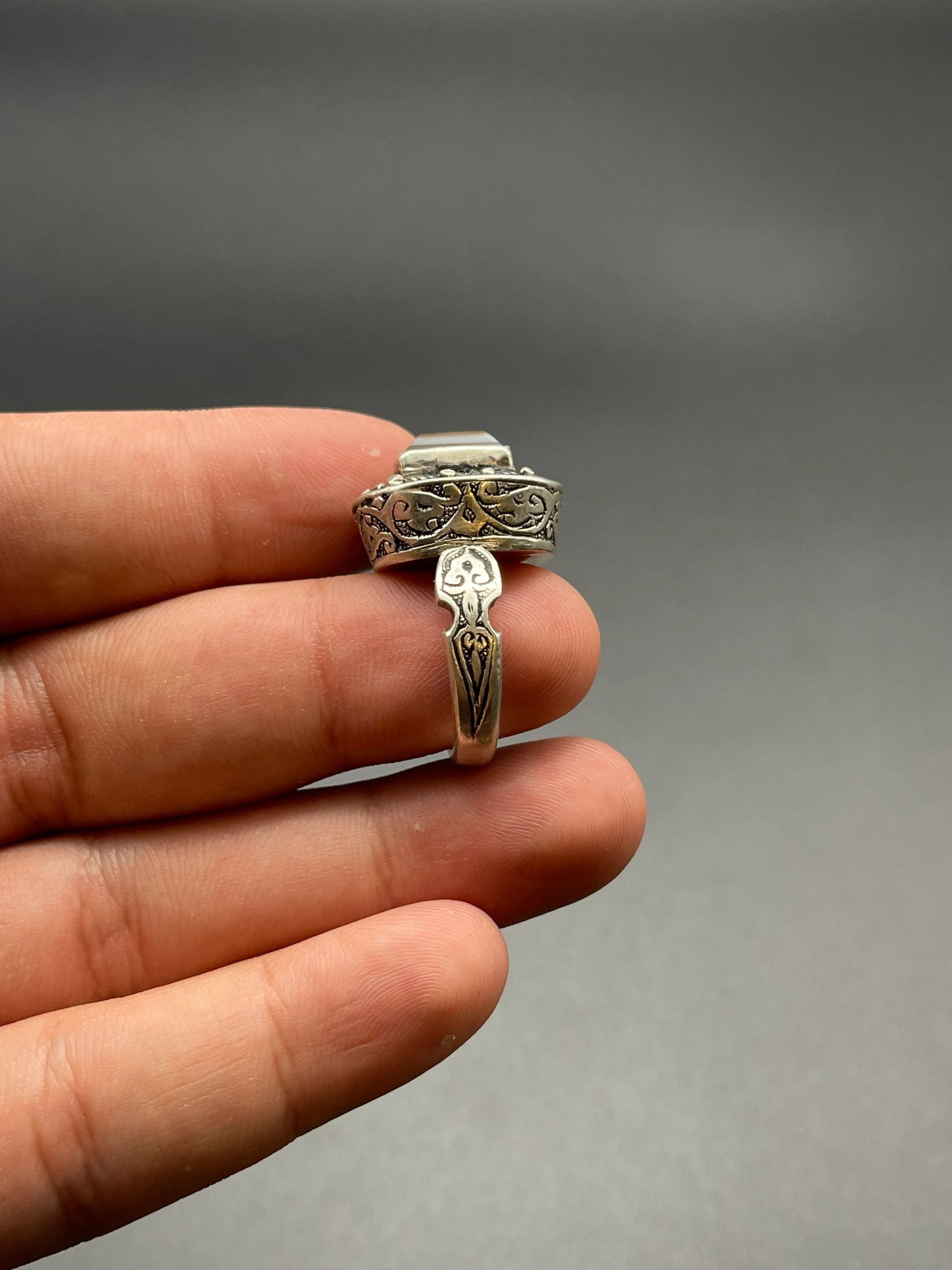 Unique Old Afghani Suleimani Aqeeq Agate Ring